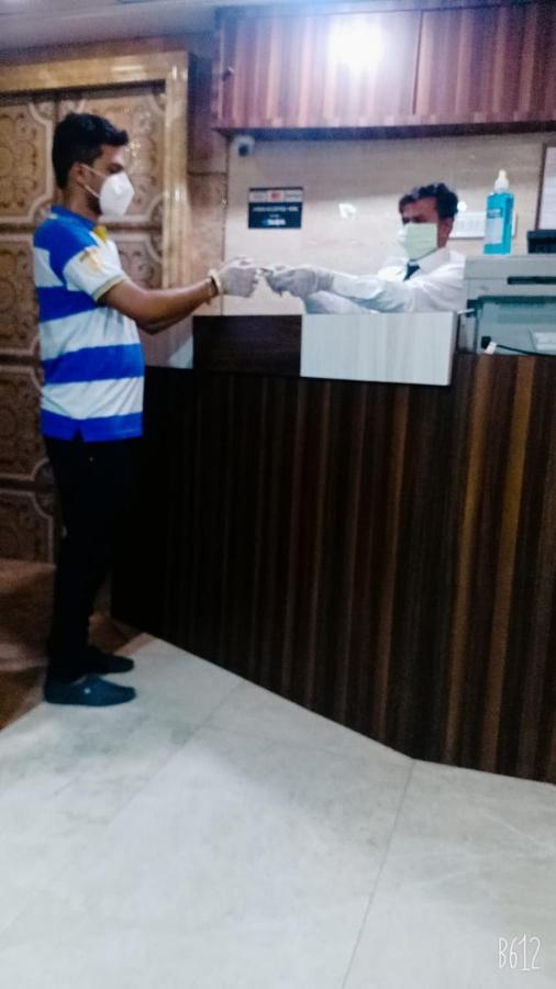 Hotel Alfa International Near Nanavati Hospital Mumbai Near Airport Mumbai Near Juhu Beach Eksteriør bilde
