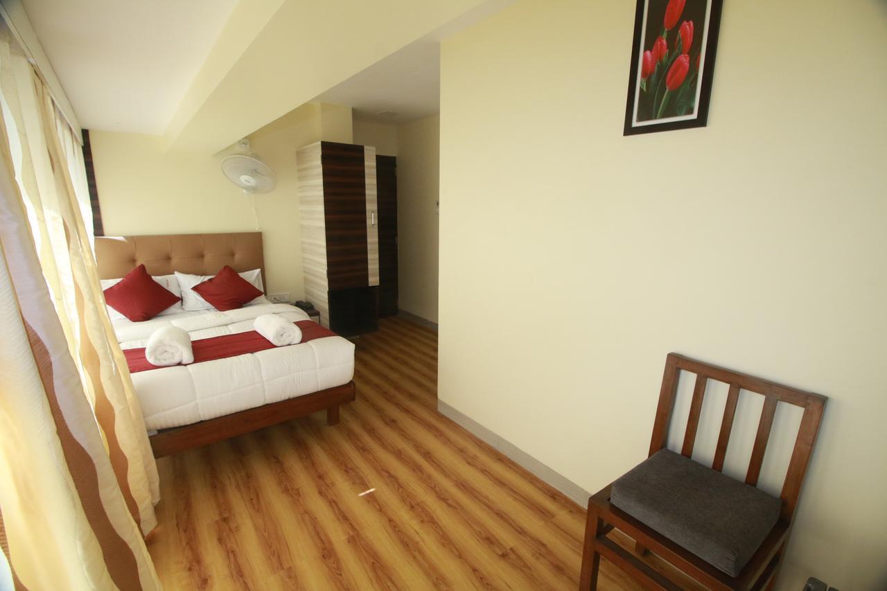 Hotel Alfa International Near Nanavati Hospital Mumbai Near Airport Mumbai Near Juhu Beach Eksteriør bilde