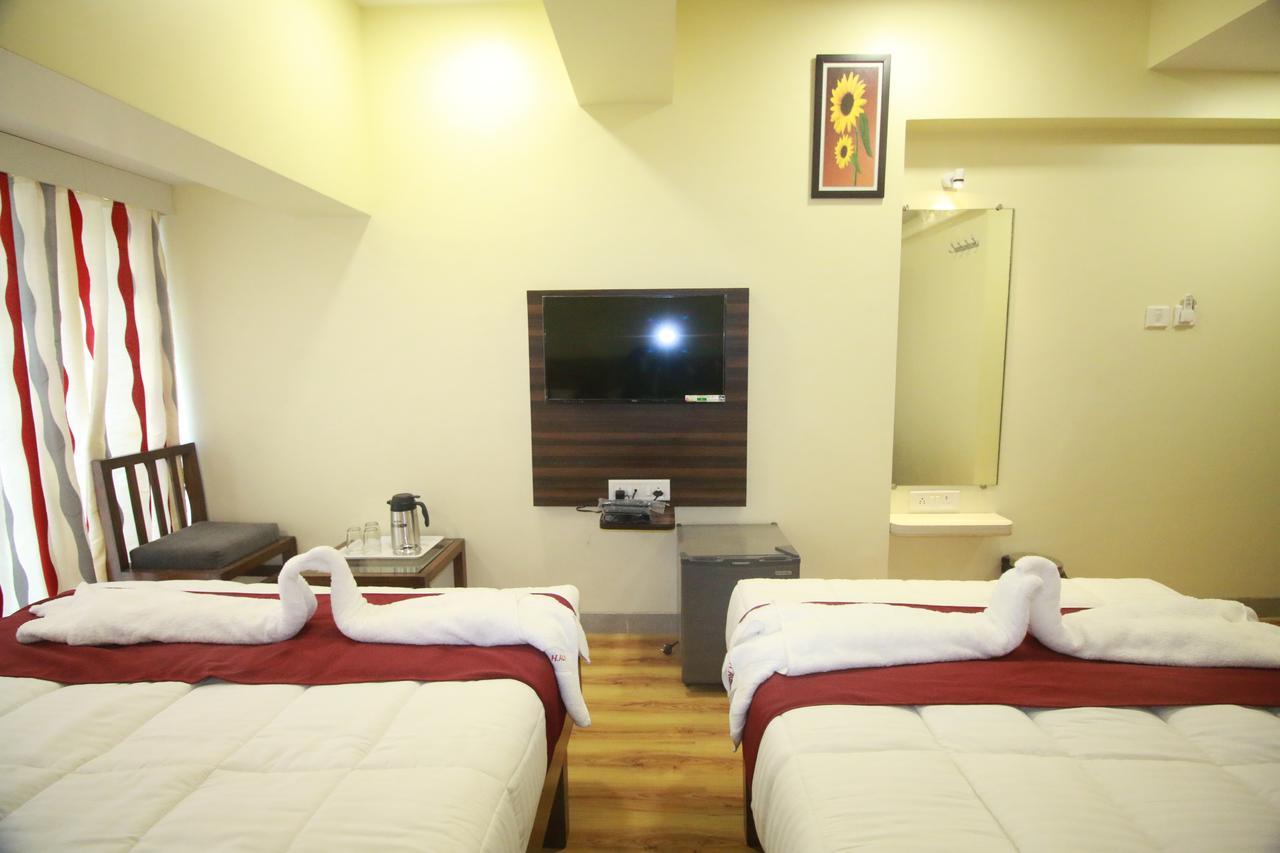 Hotel Alfa International Near Nanavati Hospital Mumbai Near Airport Mumbai Near Juhu Beach Eksteriør bilde